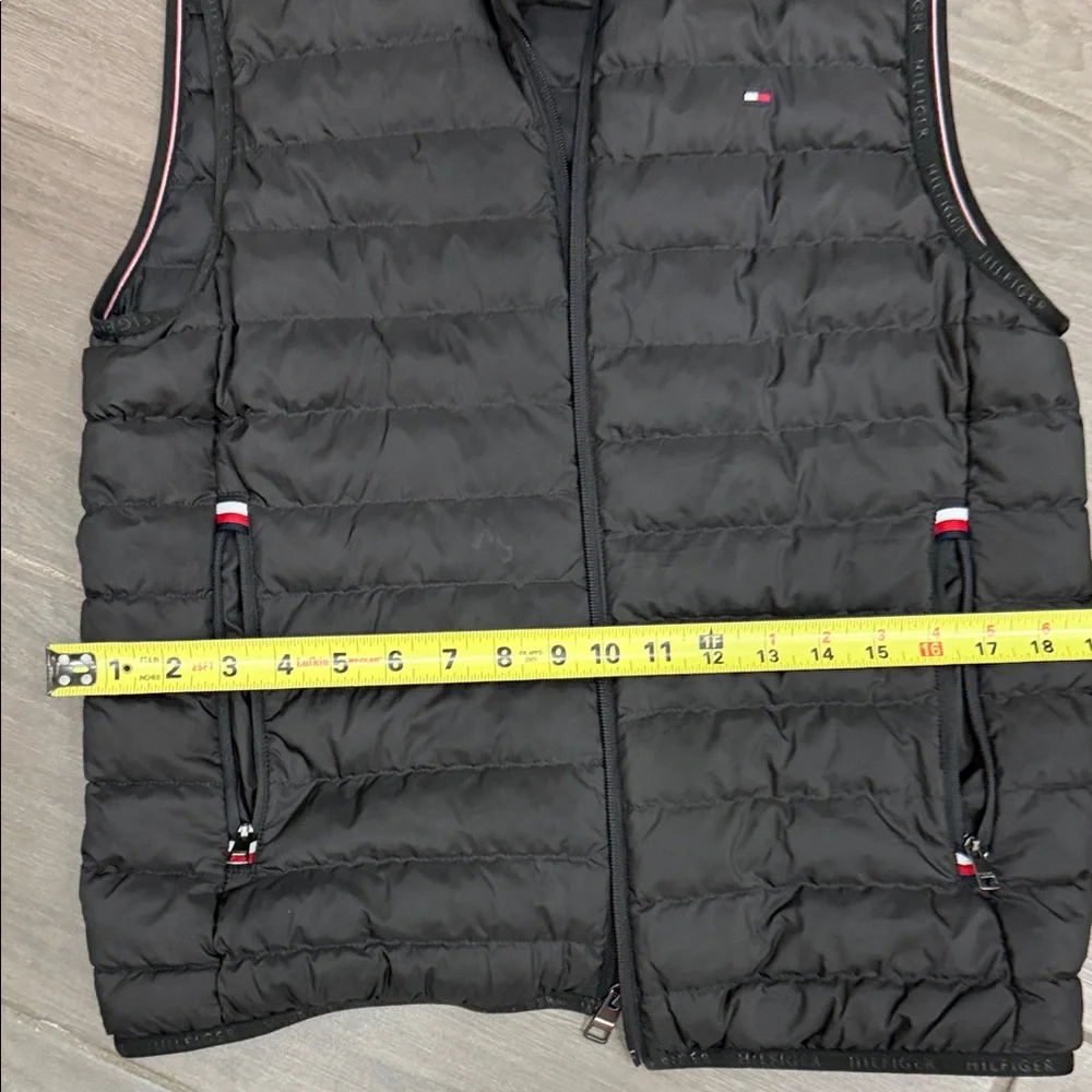 Tommy Hilfiger vest Men's Black Quilted Vest - Picture 2 of 5